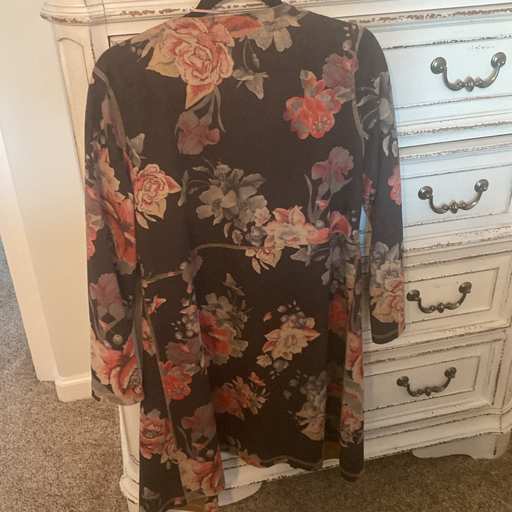 Designer Soft New Jacket Size Medium Bought At An… - image 5